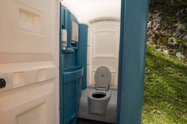 Portable Toilet Options We Offer in Penitas, TX